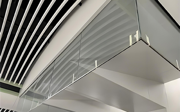 崇信玻璃挡烟垂壁