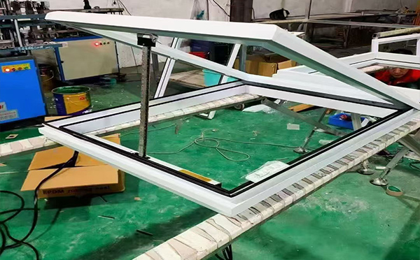 某地下车库出入口崇信排烟窗配置工程