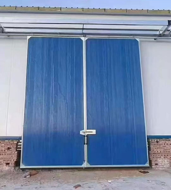 崇信工业门在大型仓储物流通道中的应用实例